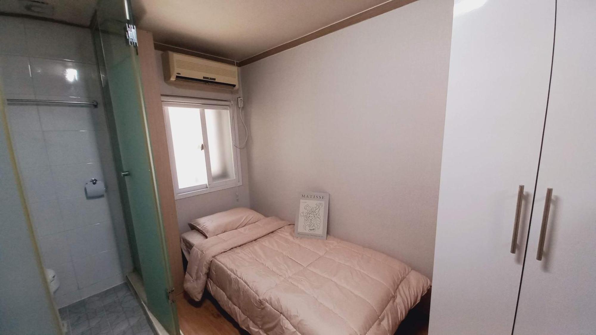 Haechi Stay Guesthouse - For Foreigners Only Сеул Екстер'єр фото